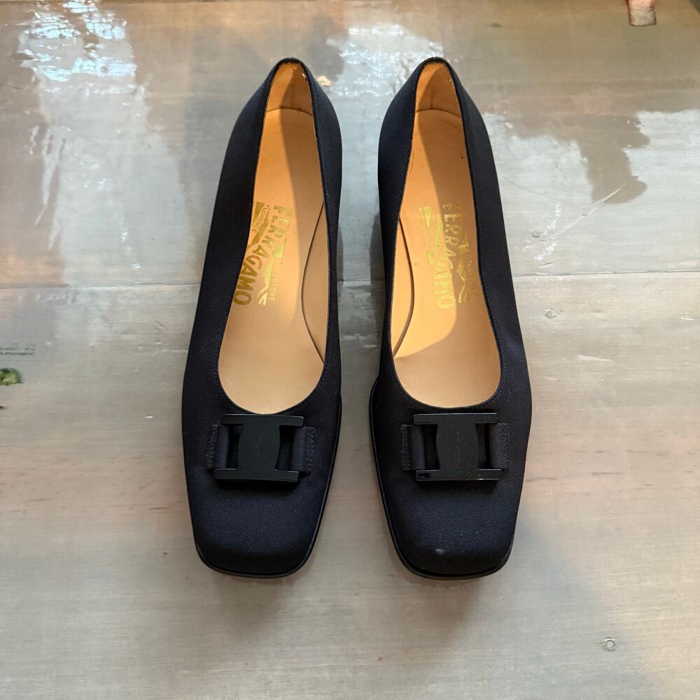 Salvatore Ferragamo Black Pumps Sz 7.5